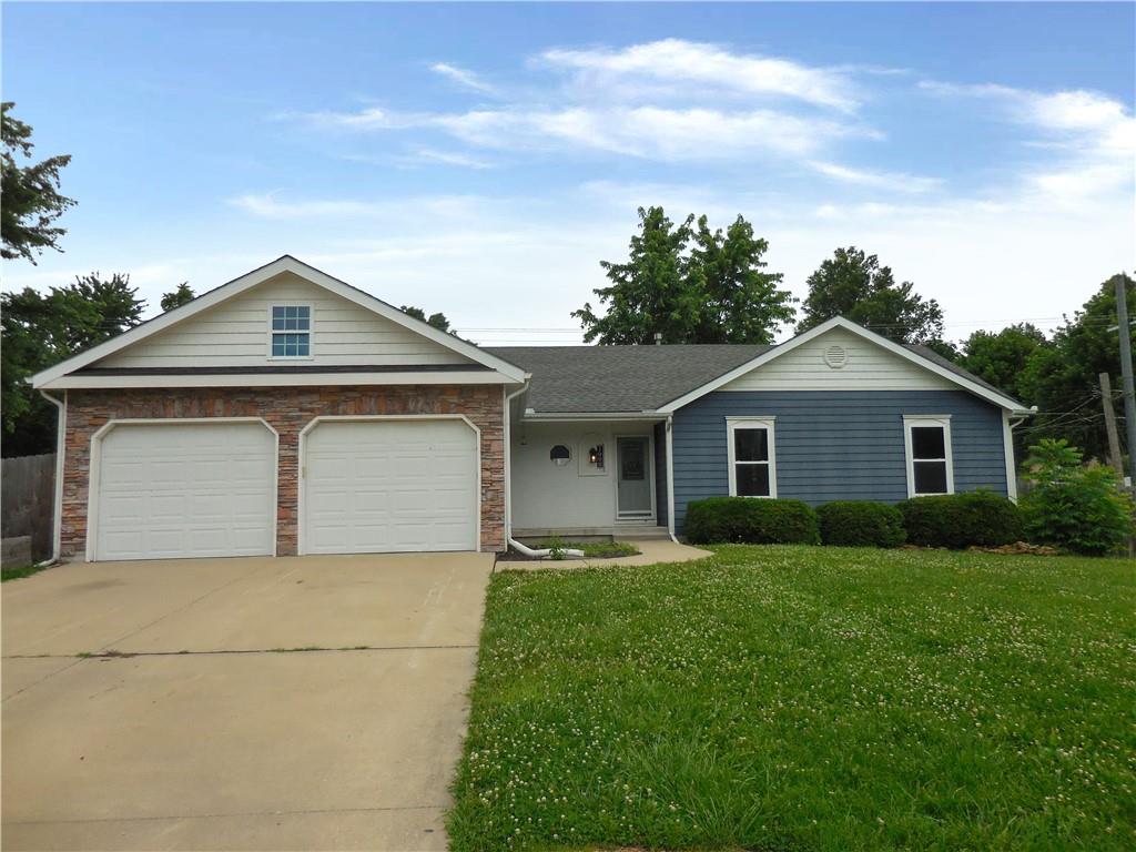 Photo of 1000 Oakwood Street Harrisonville MO 64701