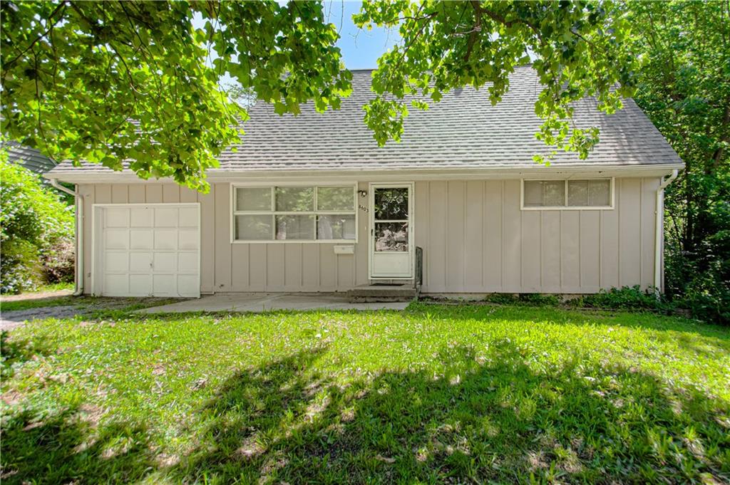 Photo of 8603 Corrington Avenue Kansas City MO 64138