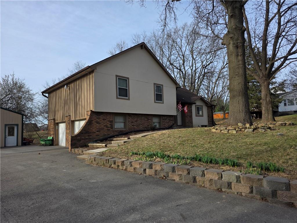 Photo of 1818 Hilltop Drive Country Club MO 64505