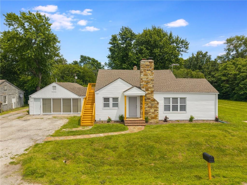 Photo of 107 N Broadway Street Oak Grove MO 64075