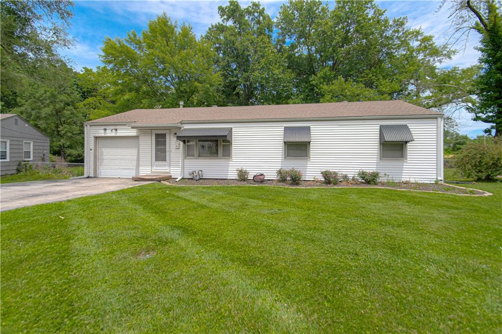Photo of 2418 NE PURSELL Road Gladstone MO 64118