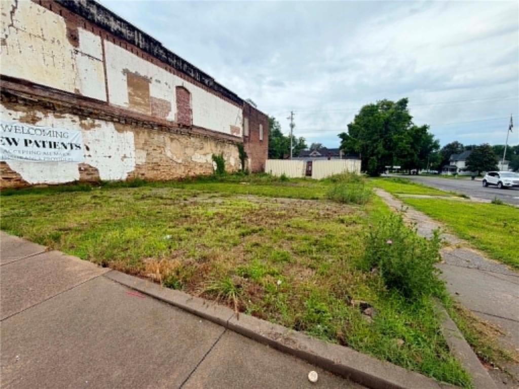 Photo of 138 W Pine Street Columbus KS 66725