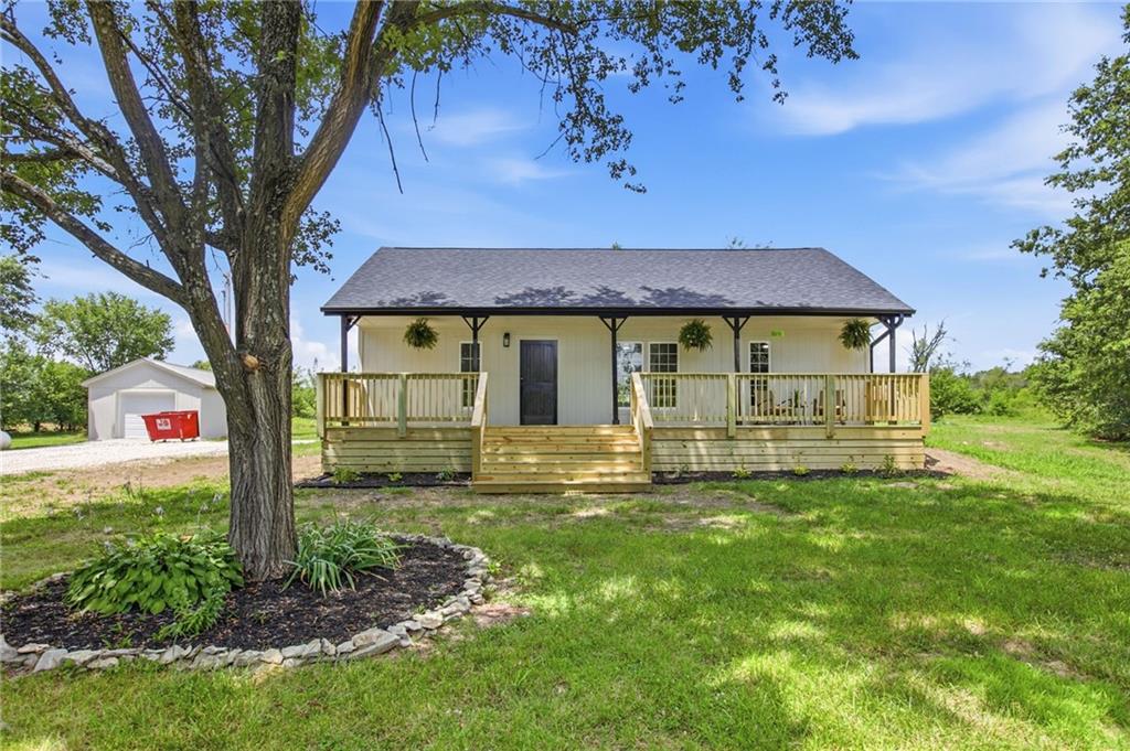 Photo of 36 SW 1421st Road Holden MO 64040