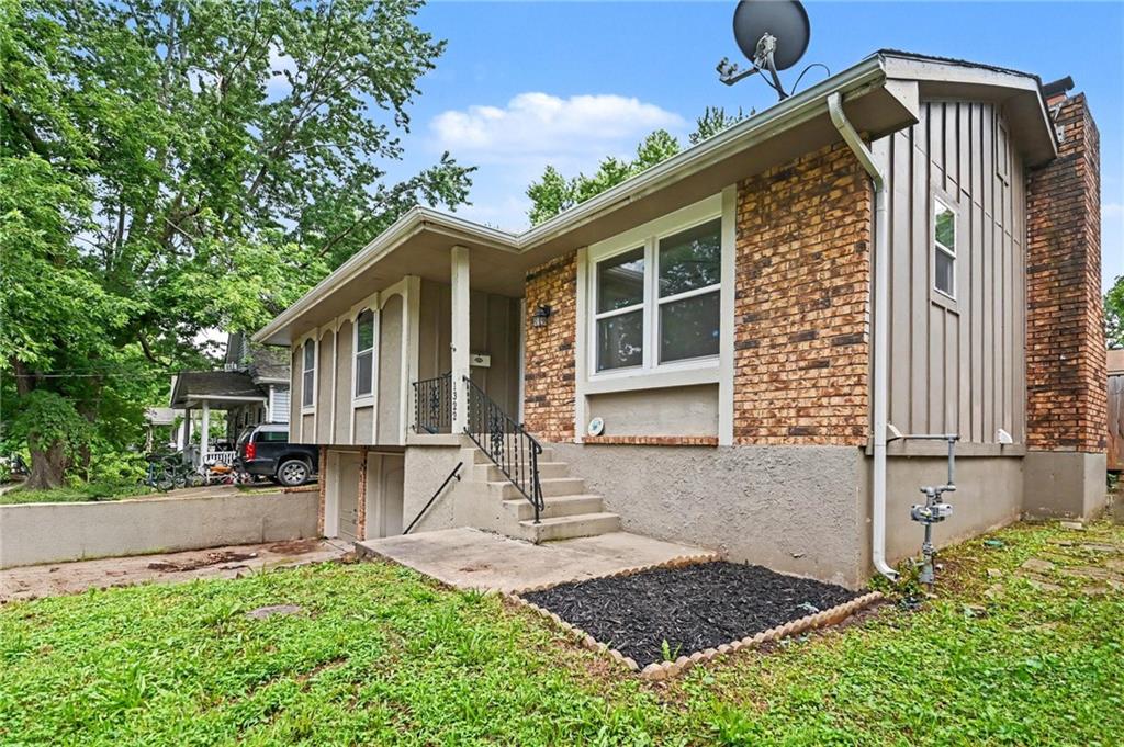 Photo of 1322 S Hocker Avenue Independence MO 64055