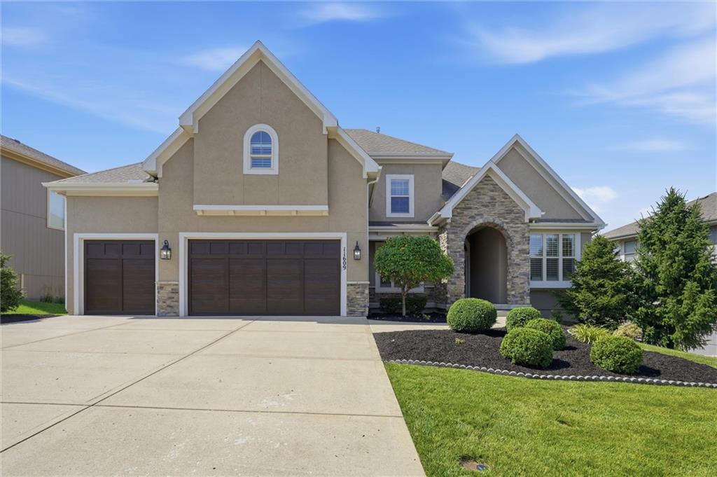 Photo of 11609 W 158th Street Overland Park KS 66221