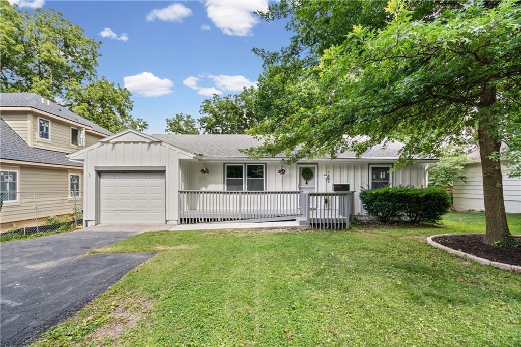 Photo of 7809 Rosewood Drive Prairie Village KS 66208