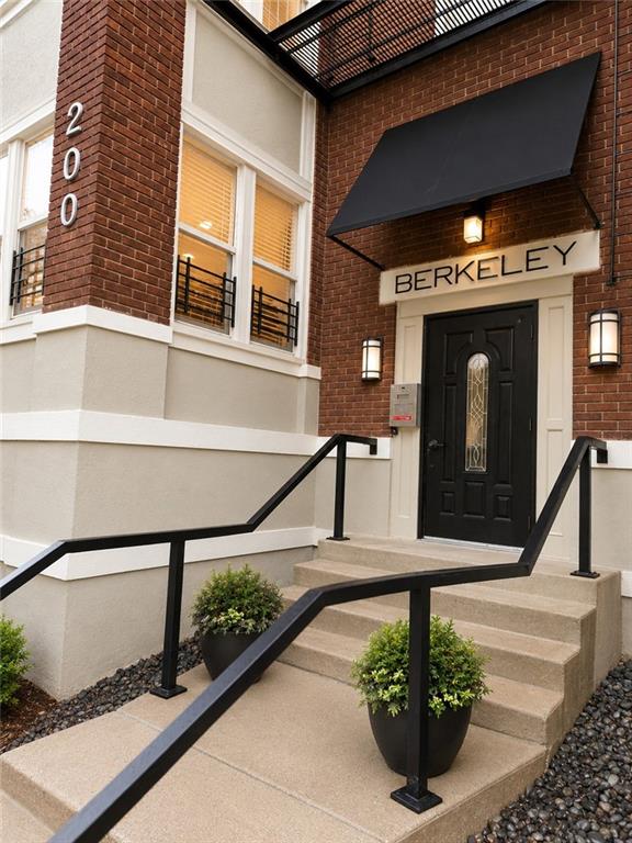 Photo of 200 E 43rd Street #103 Kansas City MO 64111
