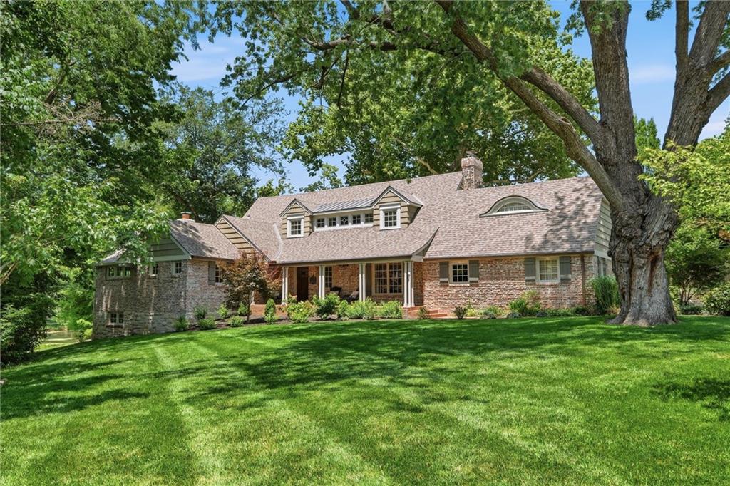 Photo of 2312 Tomahawk Road Mission Hills KS 66208