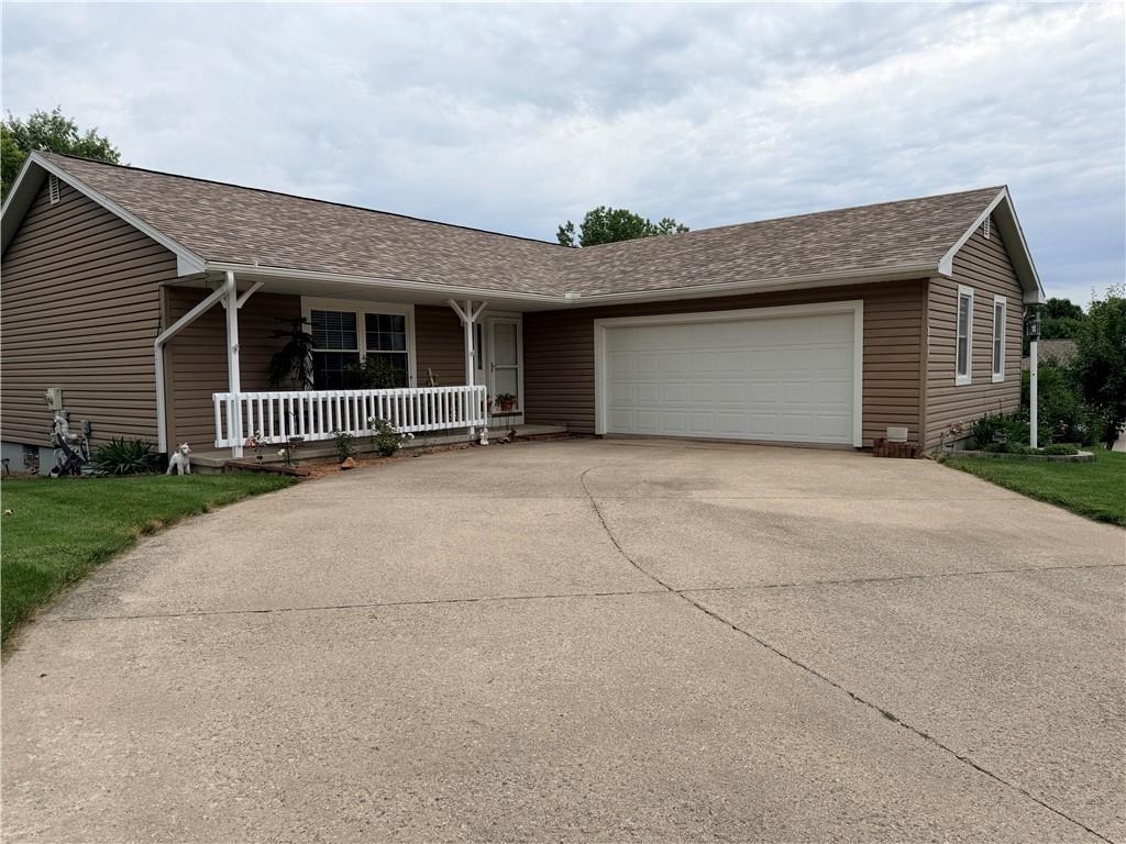 Photo of 804 BIRCHWOOD Circle Maryville MO 64468
