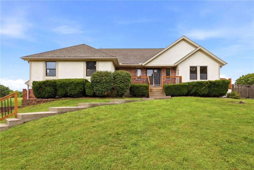 Photo of 1008 NE Remington Court Lee's Summit MO 64086