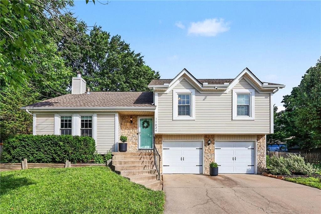 Photo of 11634 Earnshaw Street Overland Park KS 66210