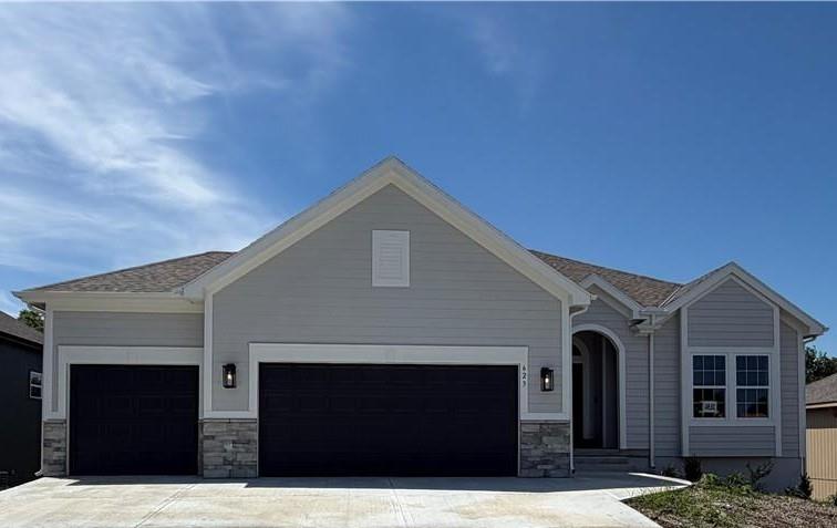 Photo of 623 E 13th Street Kearney MO 64060