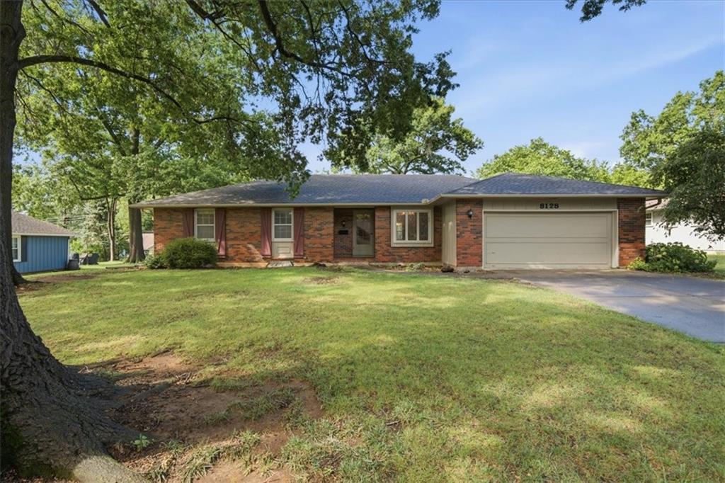Photo of 8128 Juniper Drive Prairie Village KS 66208