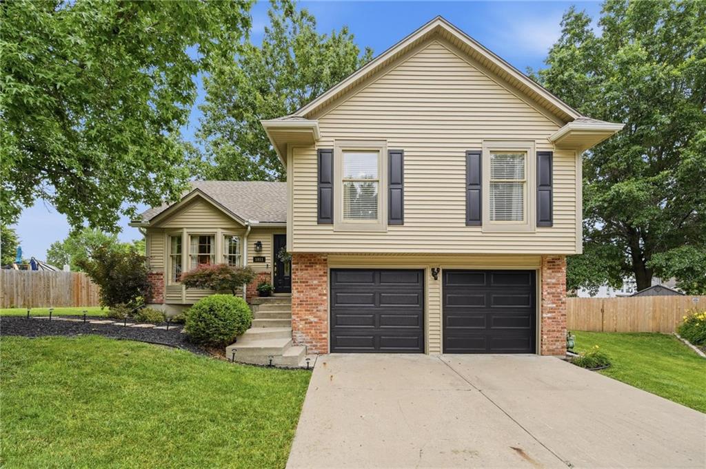 Photo of 1011 NE 103rd Street Kansas City MO 64155