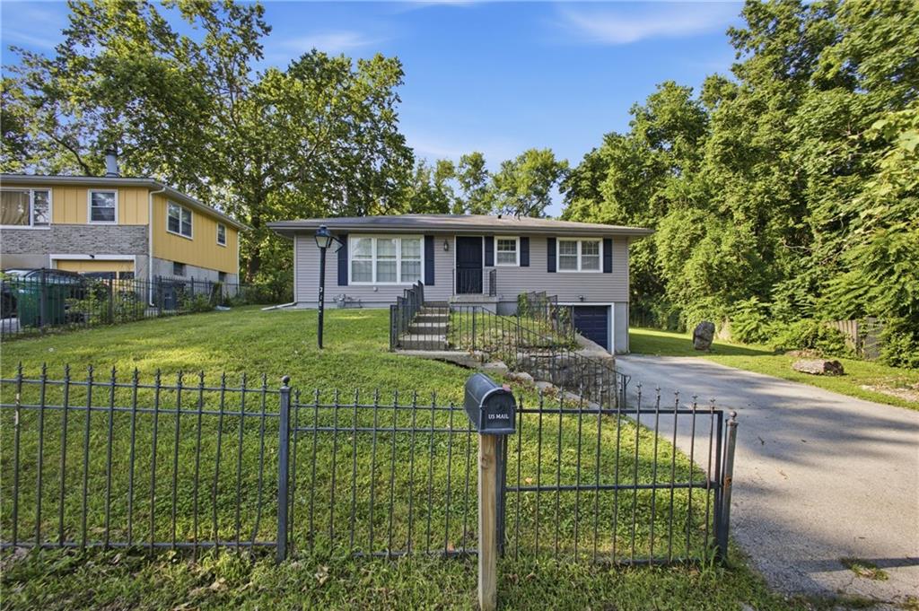 Photo of 3165 LONGWOOD Avenue Kansas City KS 66104
