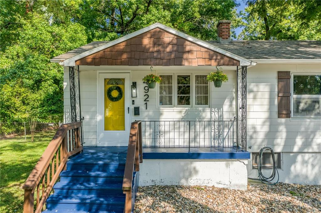 Photo of 4921 N Garfield Avenue Kansas City MO 64116