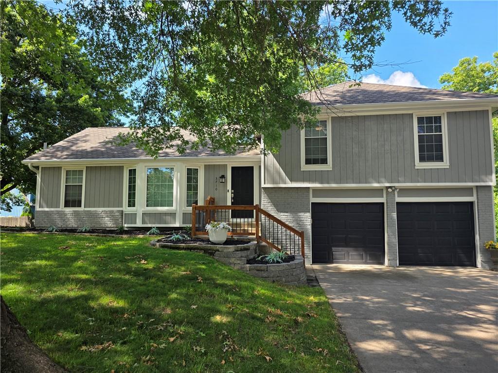 Photo of 3710 Beechwood Drive Lee's Summit MO 64064