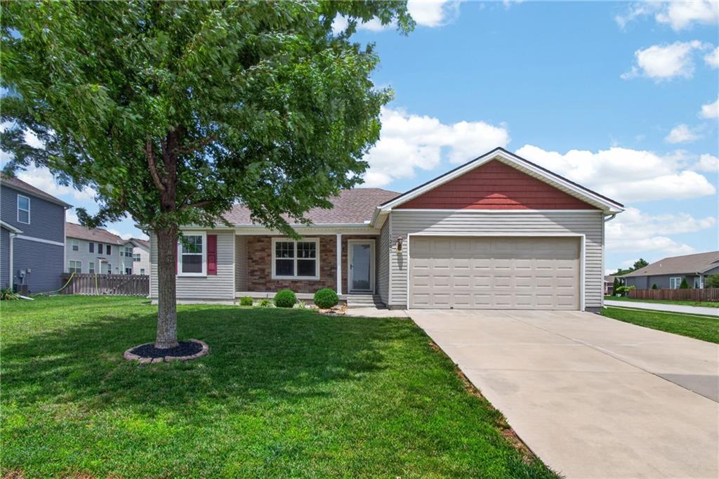 Photo of 1200 SW Cornwall Road Lee's Summit MO 64083