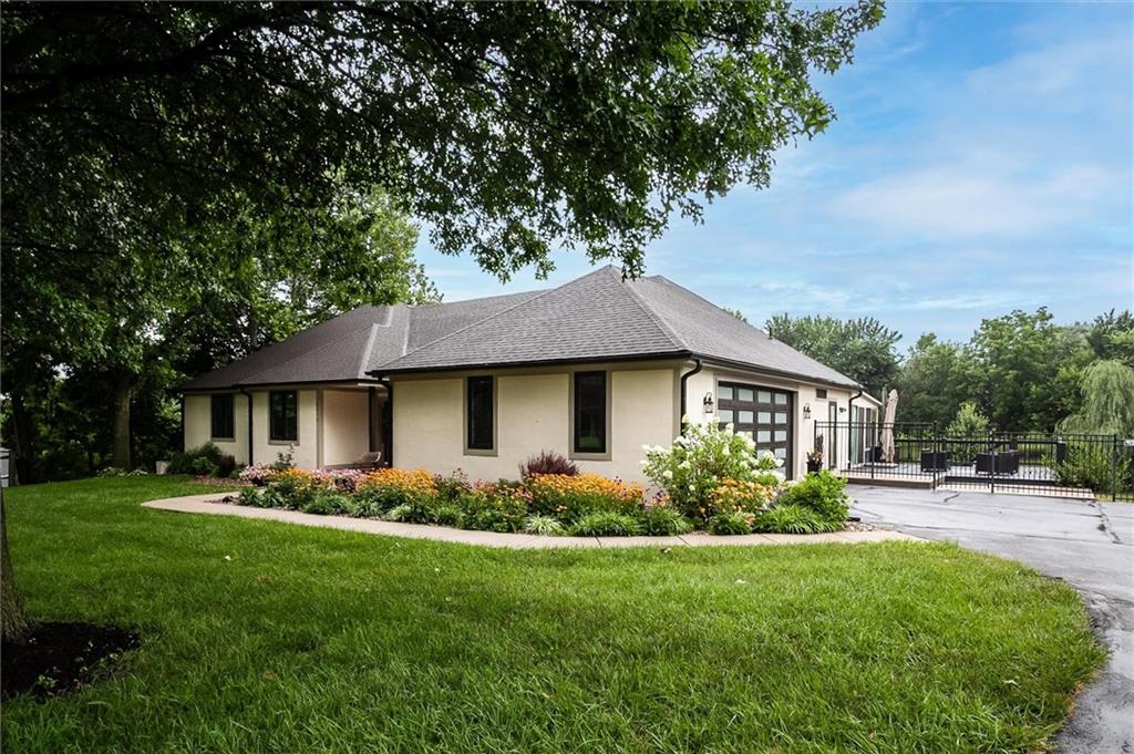 Photo of 2212 E County Road H Highway Liberty MO 64068