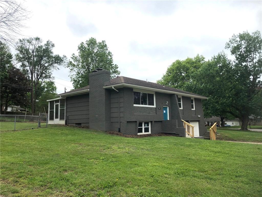 Photo of 908 SW 14th St Terrace Blue Springs MO 64015