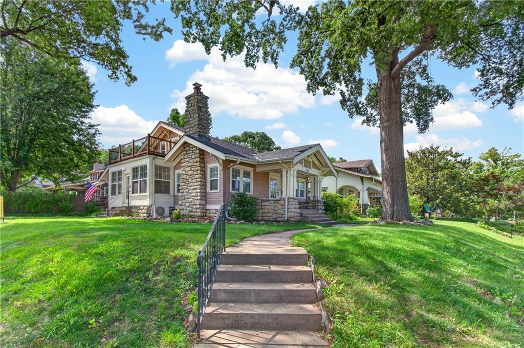 Photo of 5850 Brookside Boulevard Kansas City MO 64113
