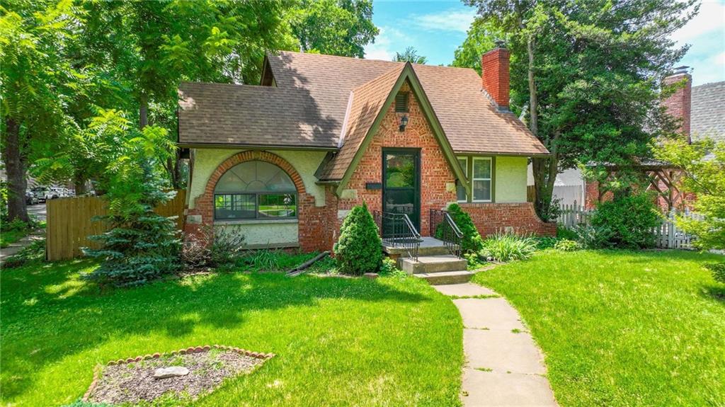 Photo of 3715 Gladstone Boulevard Kansas City MO 64123
