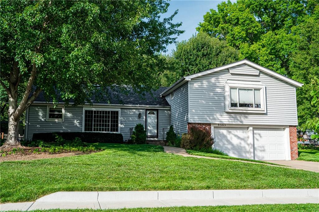 Photo of 9305 Sturgeon Drive Overland Park KS 66212