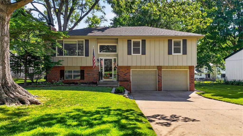 Photo of 9117 Hayes Drive Overland Park KS 66212