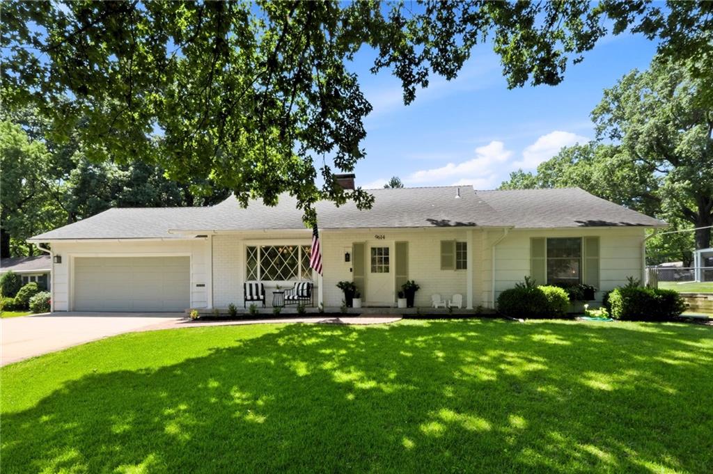 Photo of 9614 Mohawk Drive Overland Park KS 66206