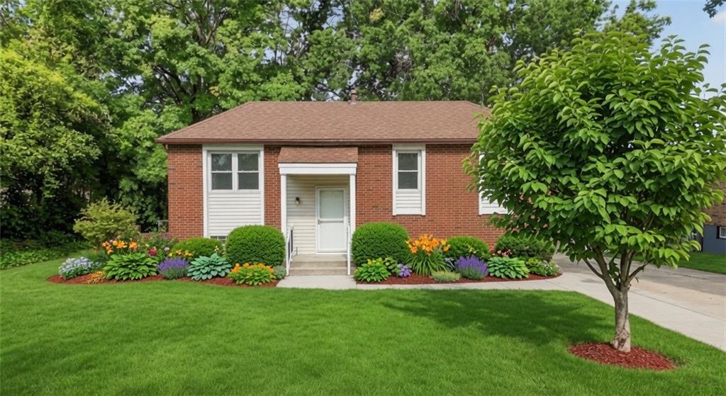 Photo of 1021 Canterbury Road Blue Springs MO 64015