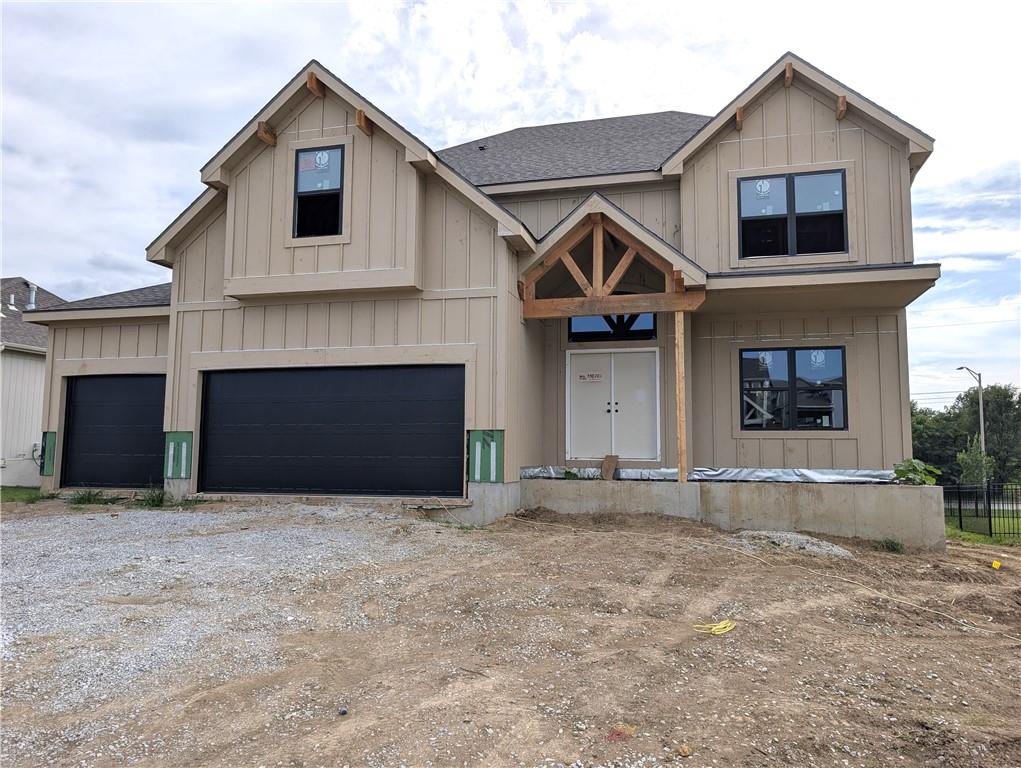 Photo of 10304 N Oakland Avenue Kansas City MO 64157