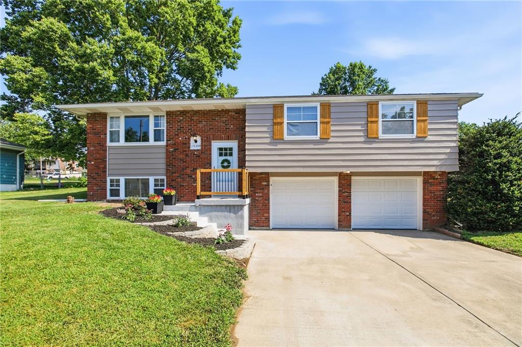 Photo of 13204 Kemper Court Independence MO 64050