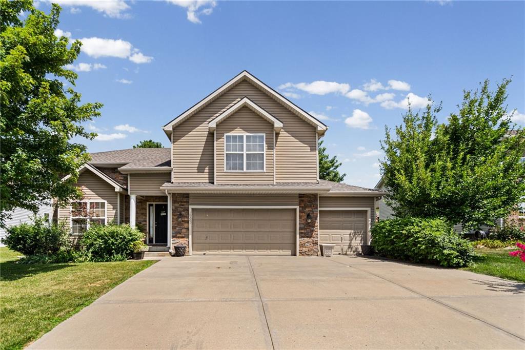 Photo of 10201 N Willow Avenue Kansas City MO 64157