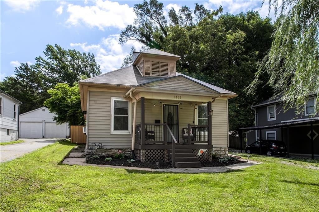 Photo of 1833 S Hedges Avenue Independence MO 64052