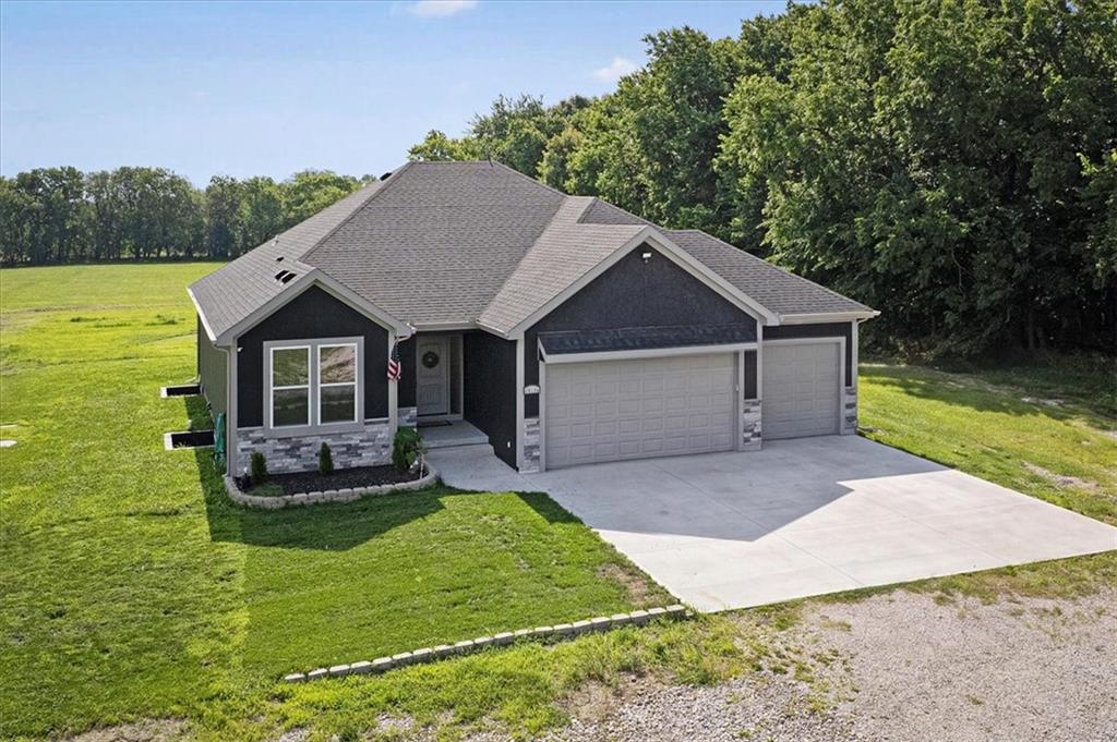 Photo of 20196 207th Street Tonganoxie KS 66086