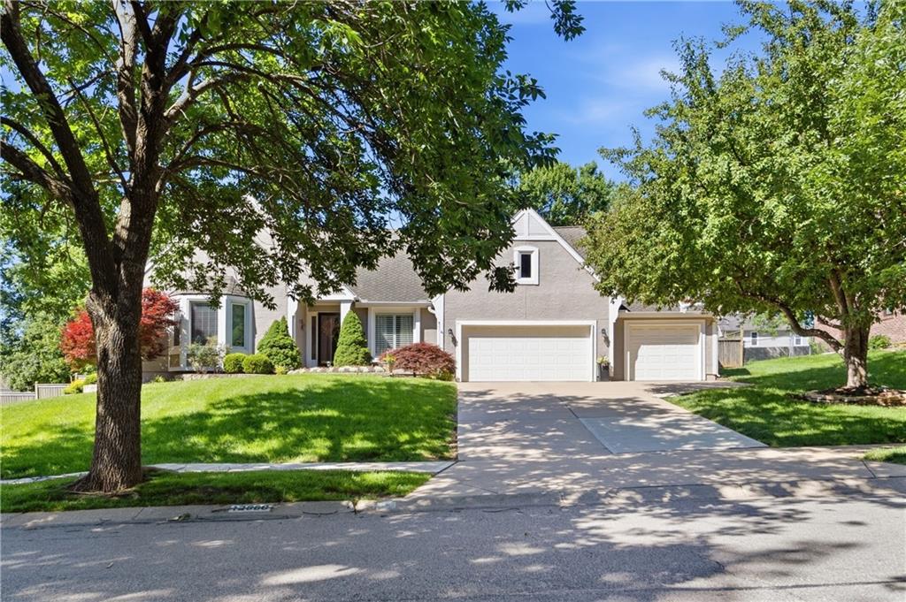 Photo of 12008 Summit Street Kansas City MO 64145