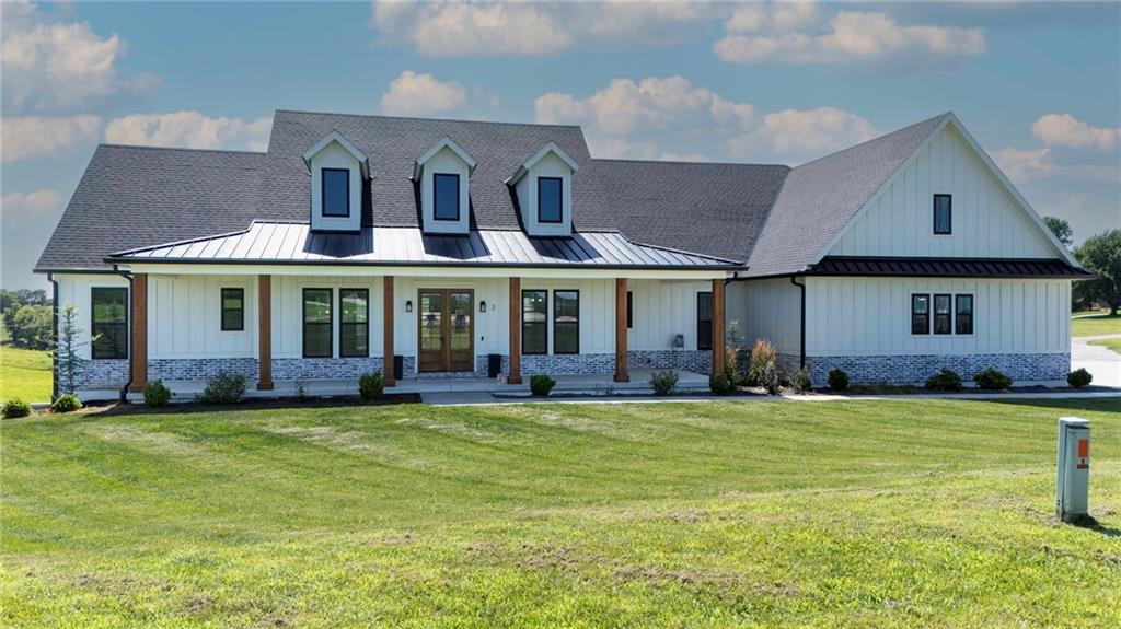 Photo of 2 SE Woodview Rd N/A St Joseph MO 64507