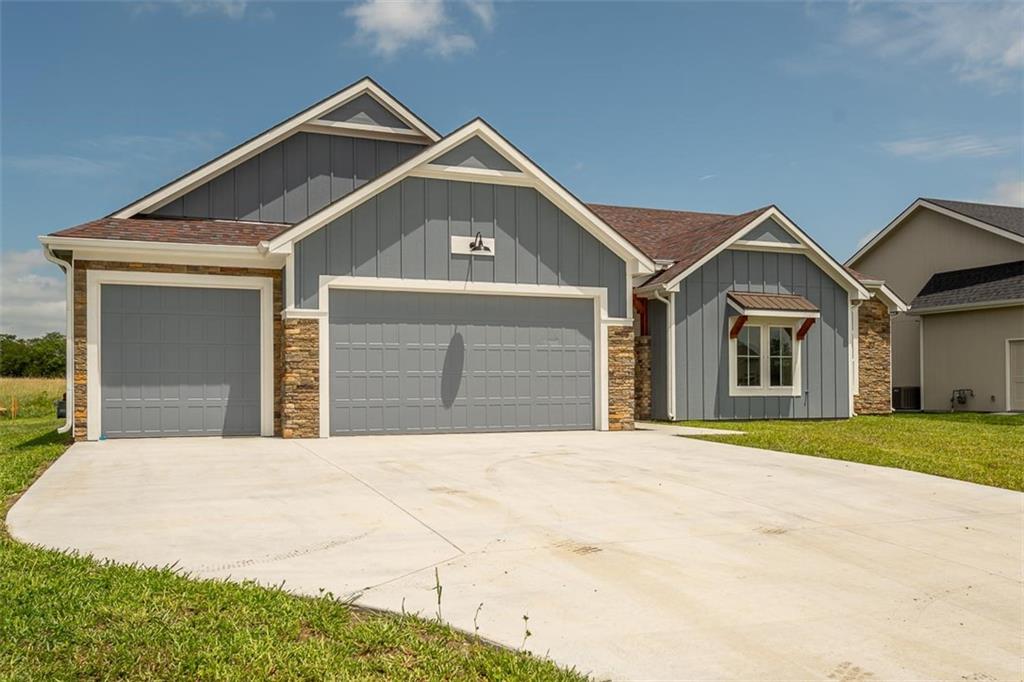 Photo of 1018 Bluestem Circle Baldwin City KS 66006