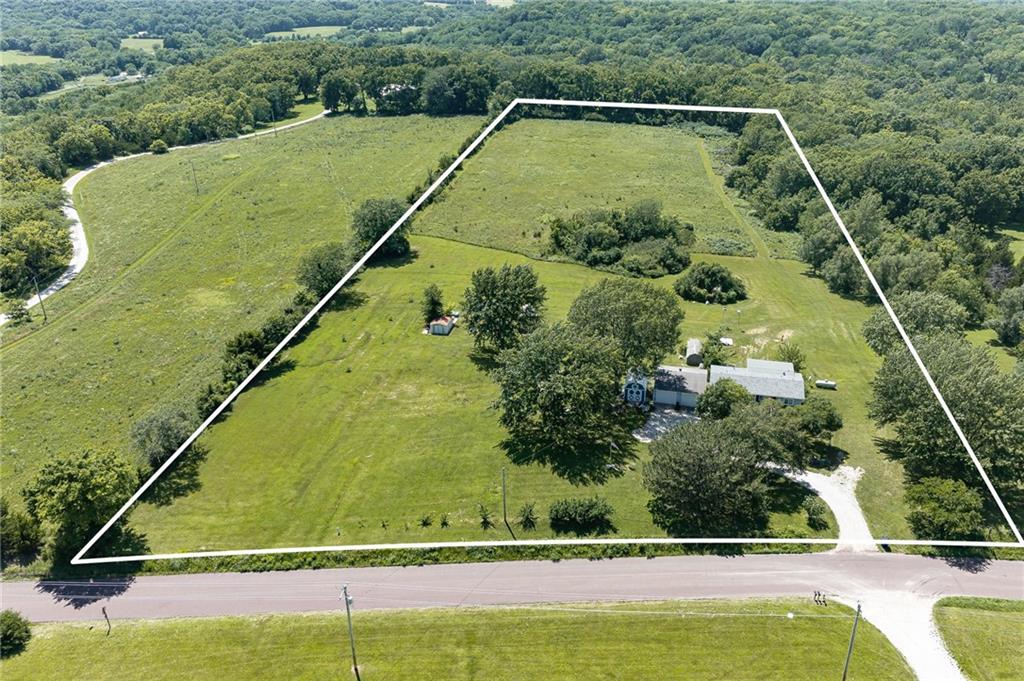 Photo of 20701 219th Street Tonganoxie KS 66086