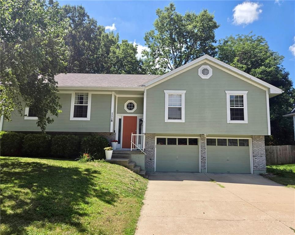 Photo of 1118 SW Eastman Court Blue Springs MO 64015