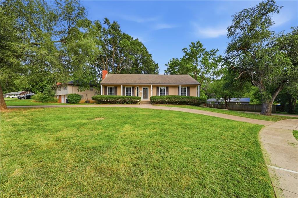 Photo of 6301 E 109th Terrace Kansas City MO 64134