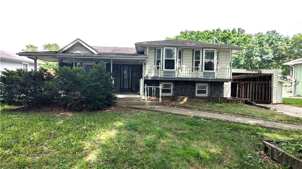 Photo of 1209 SW Madison Street Lee's Summit MO 64081