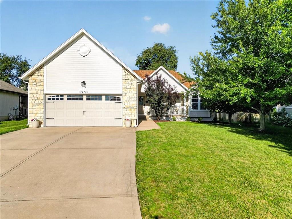 Photo of 3905 SW EVERGREEN Lane Lee's Summit MO 64082