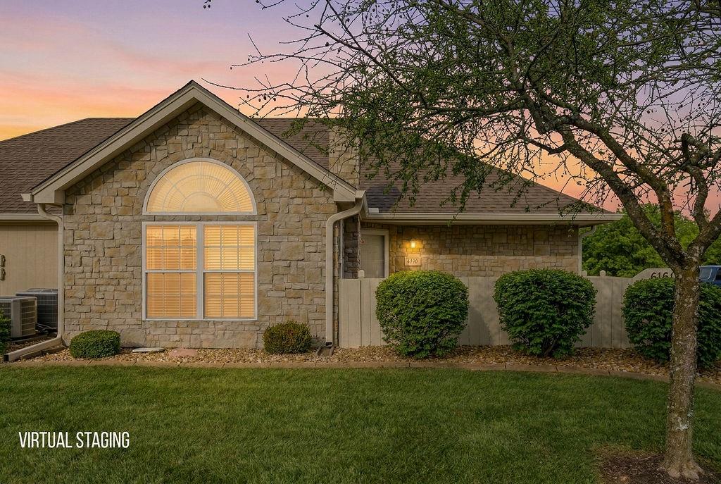 Photo of 6160 NE Kensington Drive Lee's Summit MO 64064