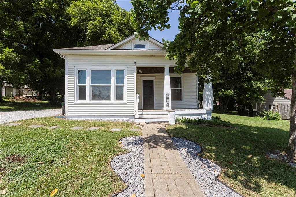 Photo of 204 5TH Avenue Greenwood MO 64034