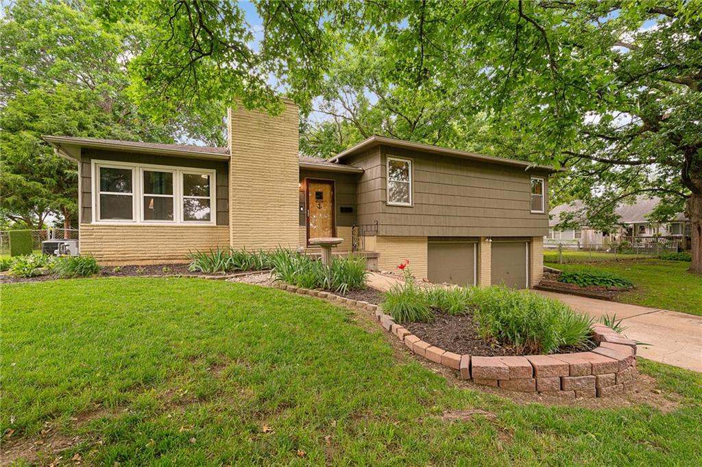 Photo of 7817 Arlington Avenue Raytown MO 64138