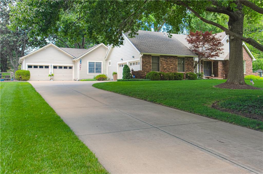 Photo of 16316 Glenwood Street Stilwell KS 66085