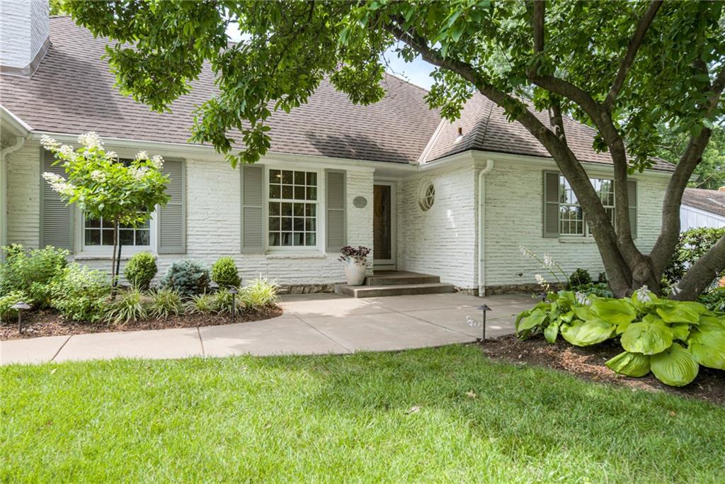Photo of 3901 W 57th Terrace Fairway KS 66205