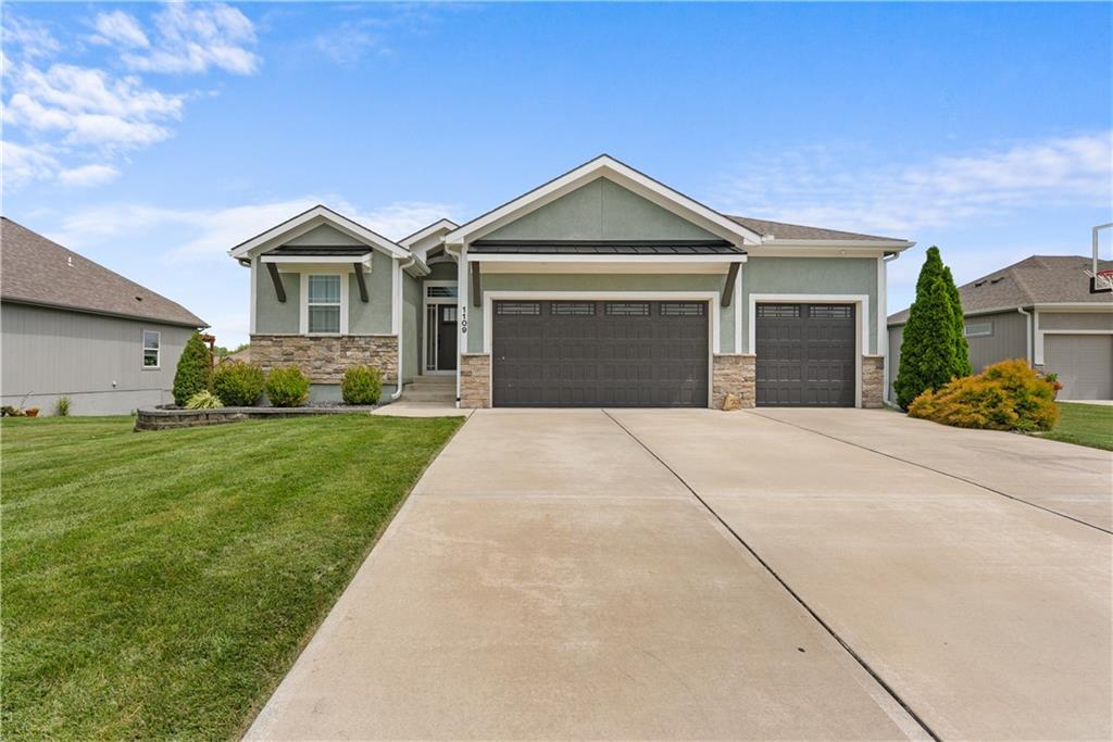 Photo of 1109 SW Brookside Court Lee's Summit MO 64064