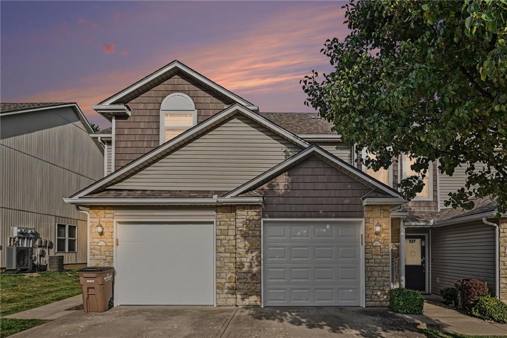 Photo of 210 Pointe Lane Raymore MO 64083